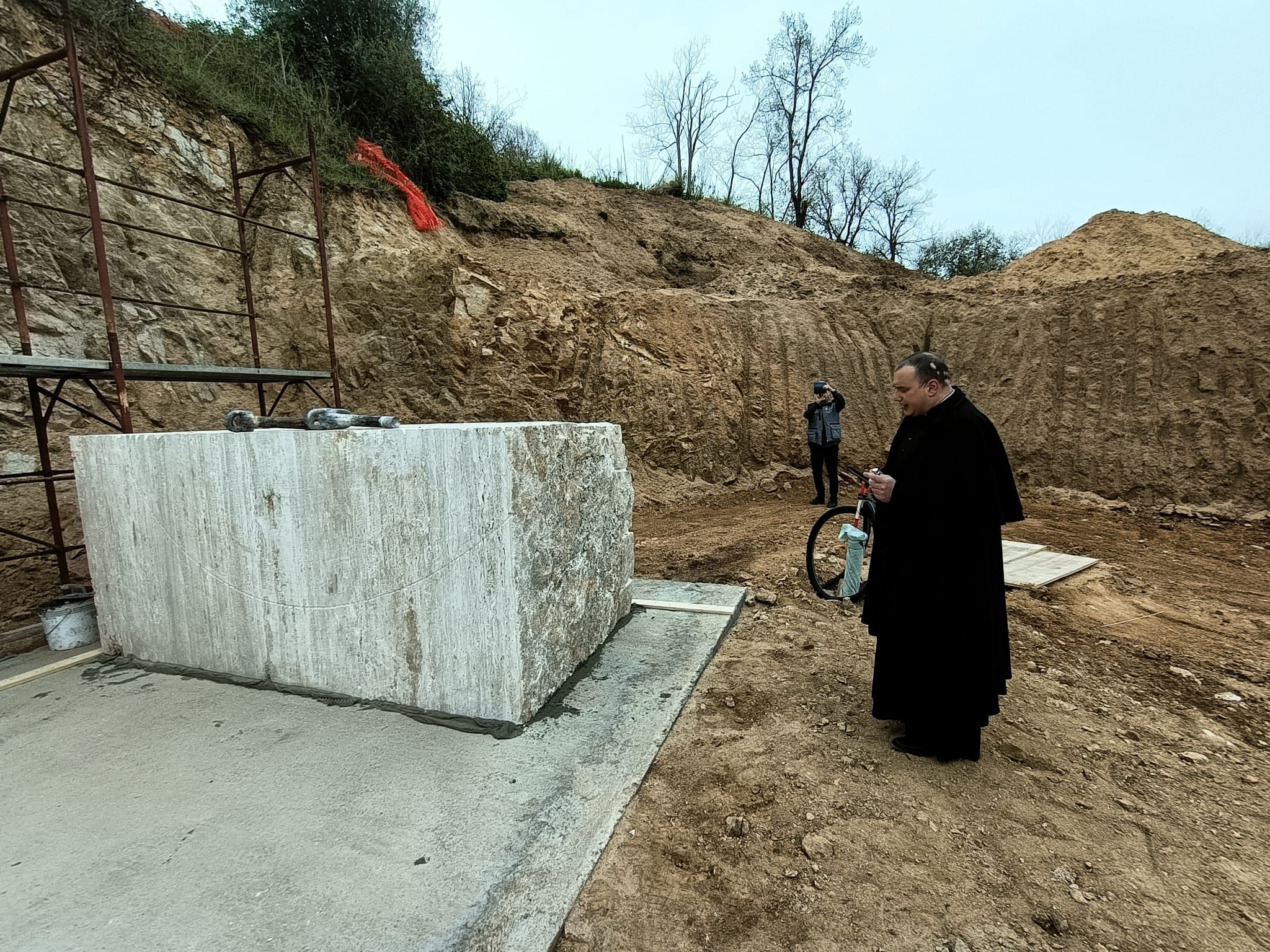 Benedizione del Primo Blocco di marmo della Grotta di Lourdes